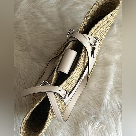 CJ518 - Coach Large Tote - Picture 8 of 12